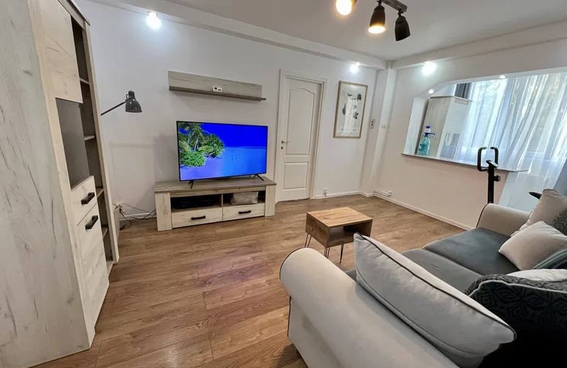 Аренда комфортной 3-комнатной квартиры с отдельной кухней, 55 м², район Инел 2, Констанца, Румыния